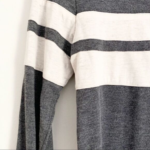 CHASER Blocked Long Sleeve Shirttail Crewneck Tee Small - Picture 10 of 11